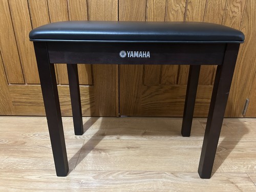 Yamaha black leatherette piano - black,